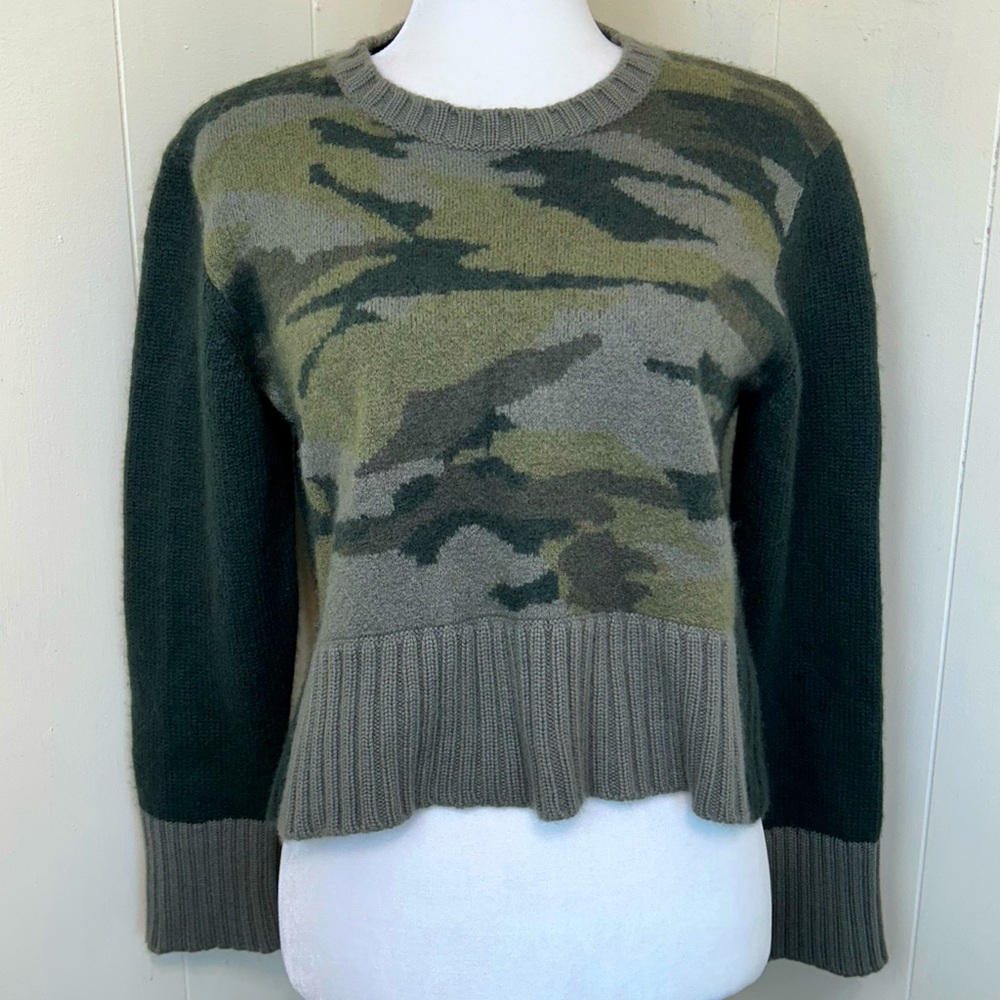 Splendid Green Camouflage Wool Cashmere Long Sleeve Crop Sweater Size XL.